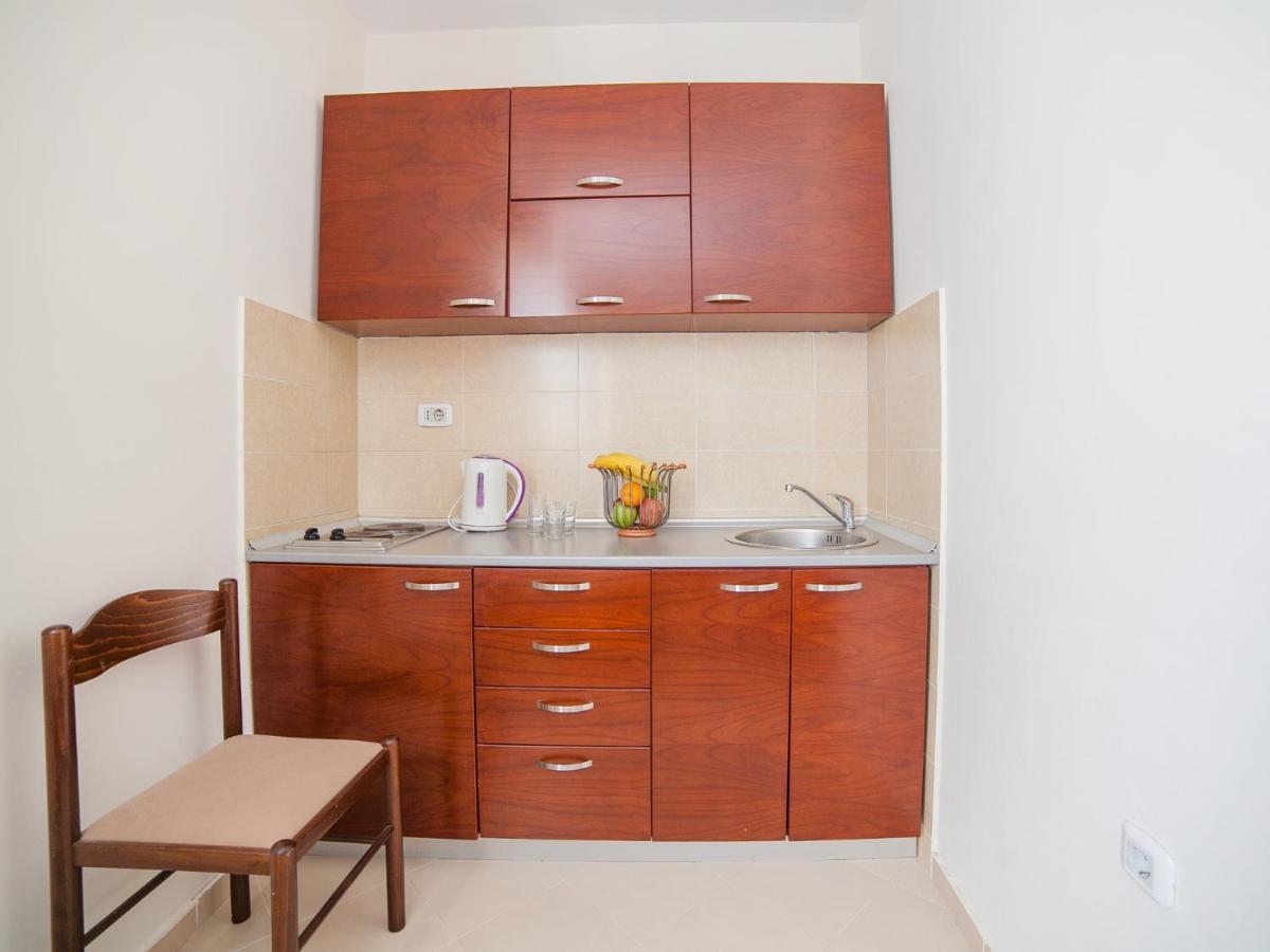 Apartments Krapina Lux บุดวา ภายนอก รูปภาพ