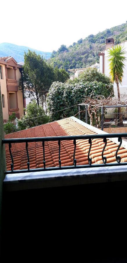 Apartments Krapina Lux บุดวา ภายนอก รูปภาพ