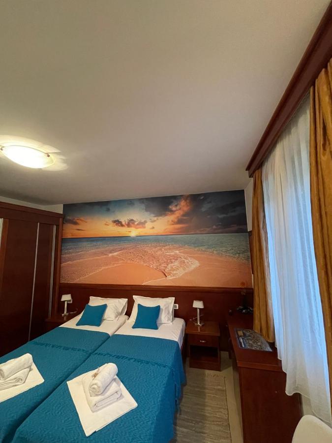 Apartments Krapina Lux บุดวา ภายนอก รูปภาพ
