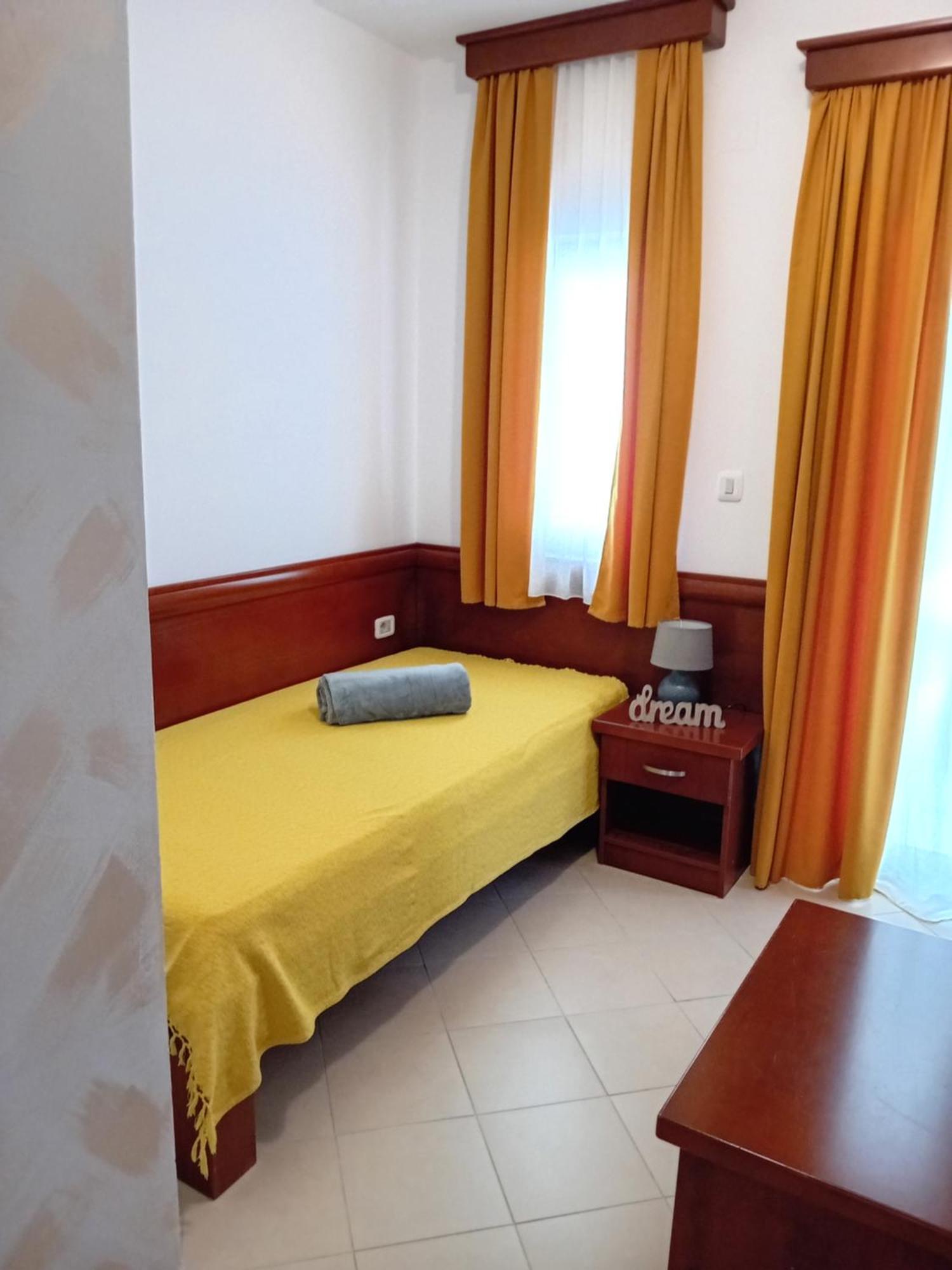 Apartments Krapina Lux บุดวา ภายนอก รูปภาพ