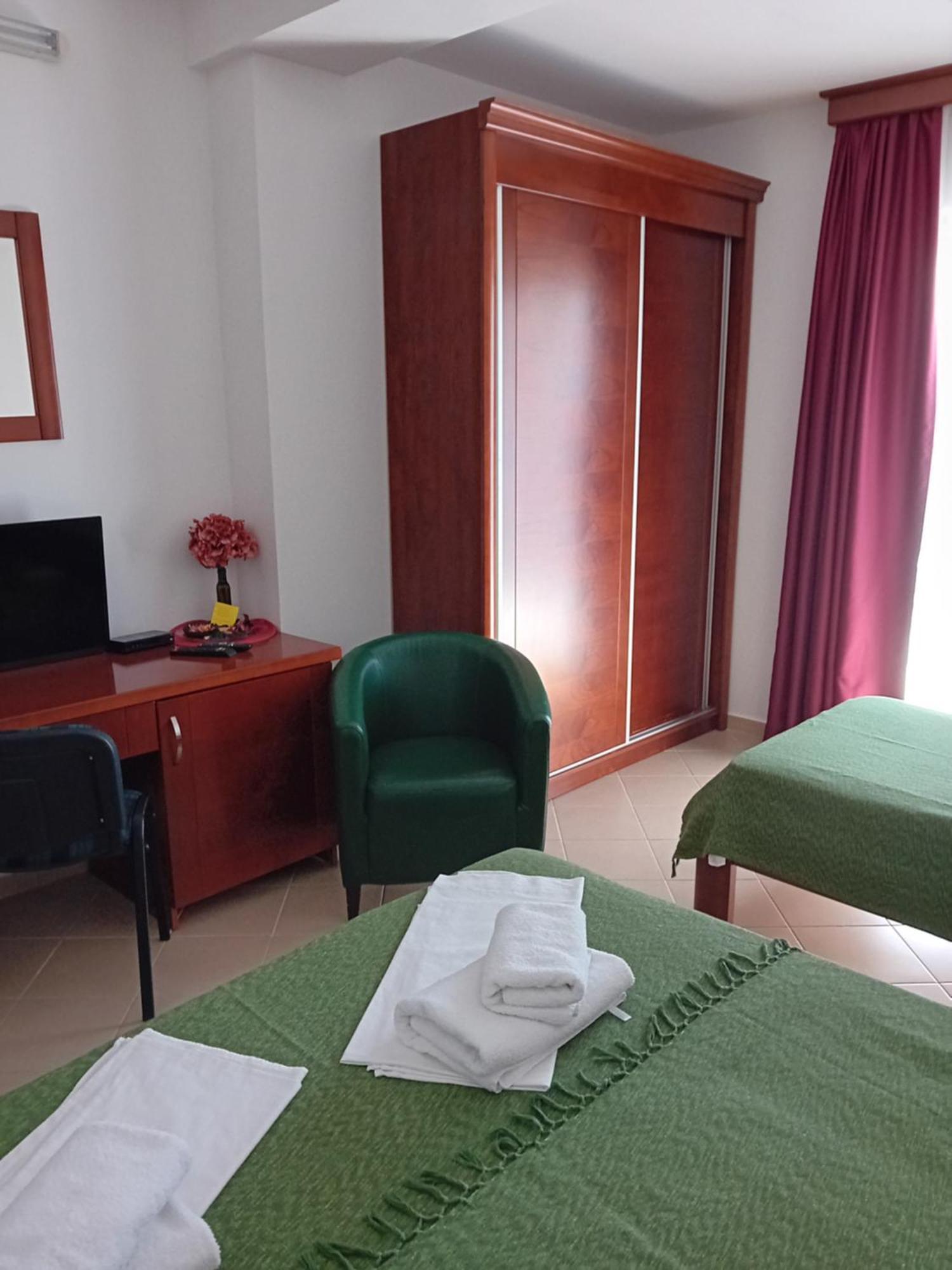 Apartments Krapina Lux บุดวา ภายนอก รูปภาพ