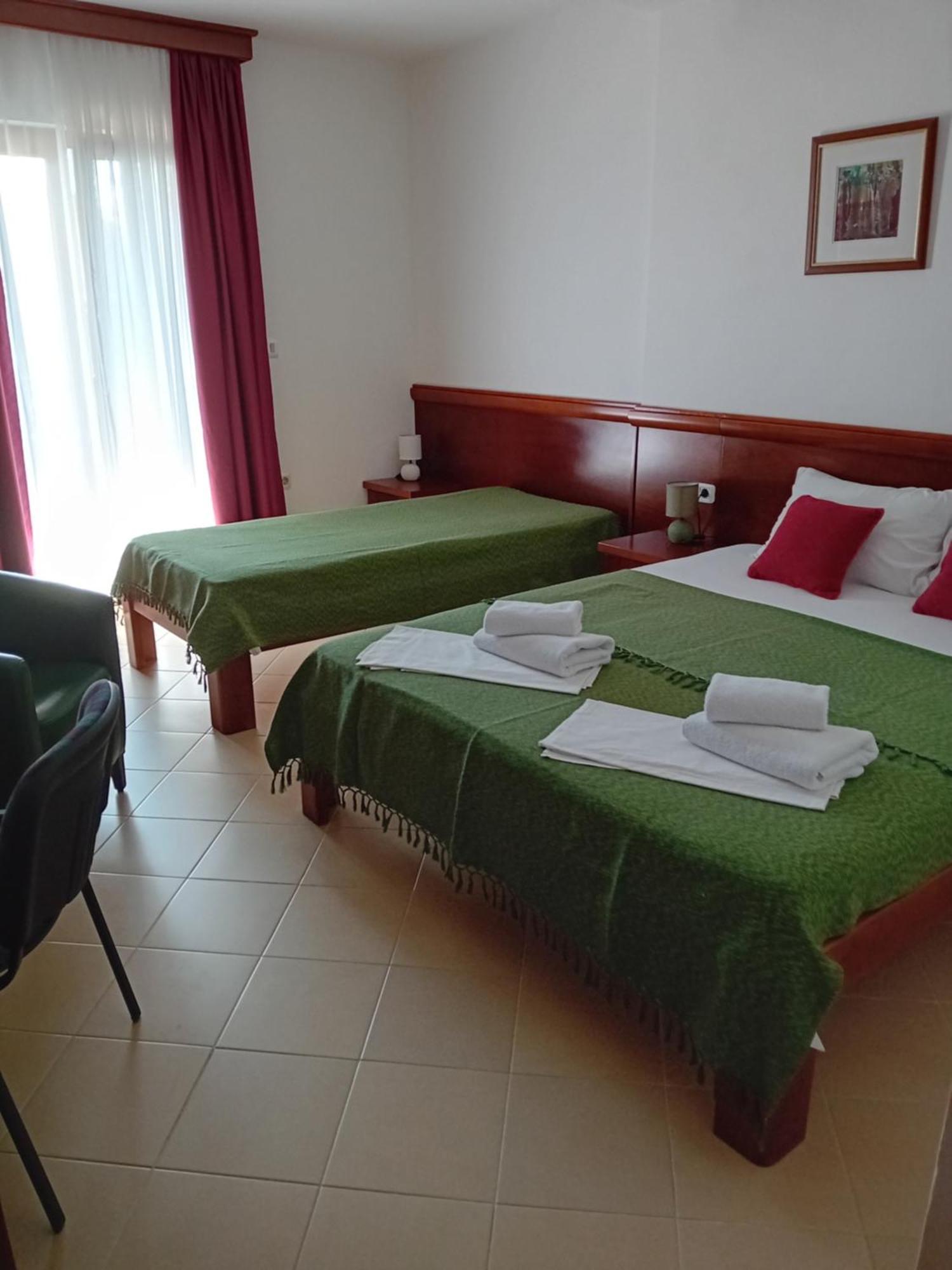 Apartments Krapina Lux บุดวา ภายนอก รูปภาพ