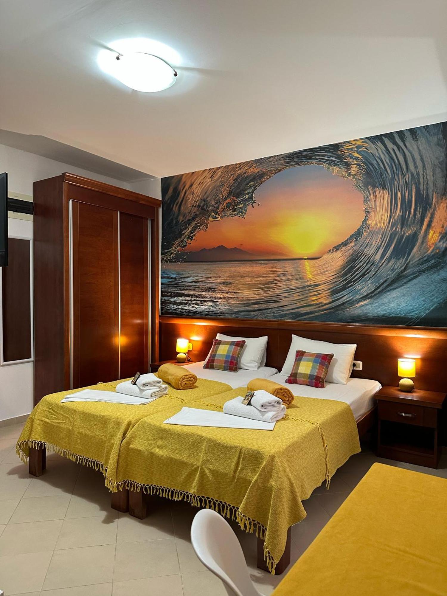 Apartments Krapina Lux บุดวา ภายนอก รูปภาพ