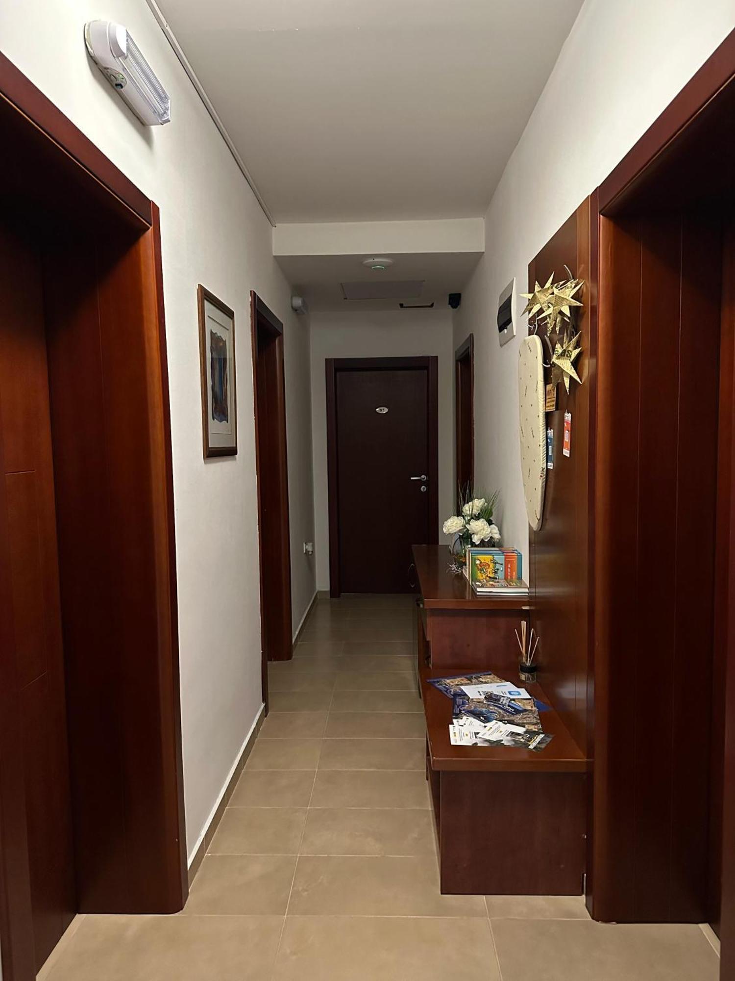 Apartments Krapina Lux บุดวา ภายนอก รูปภาพ