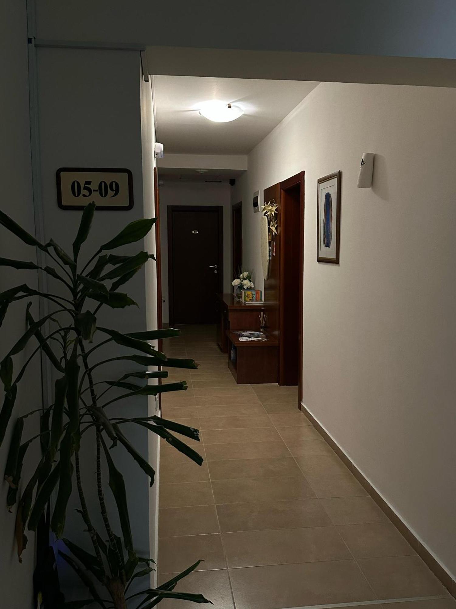Apartments Krapina Lux บุดวา ภายนอก รูปภาพ