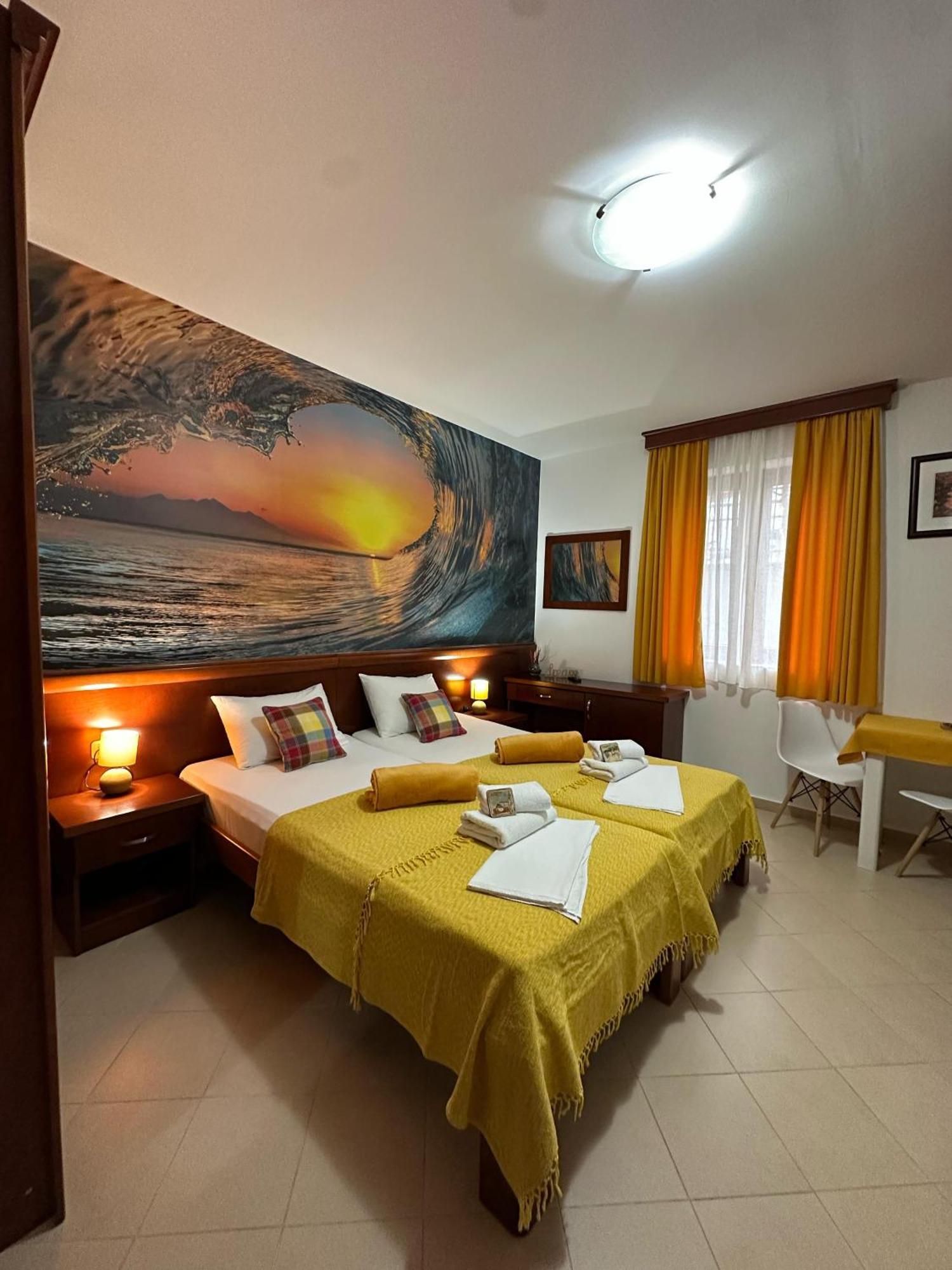 Apartments Krapina Lux บุดวา ภายนอก รูปภาพ